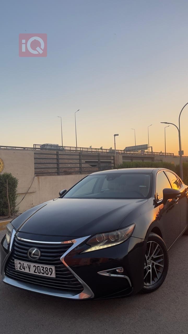 Lexus ES